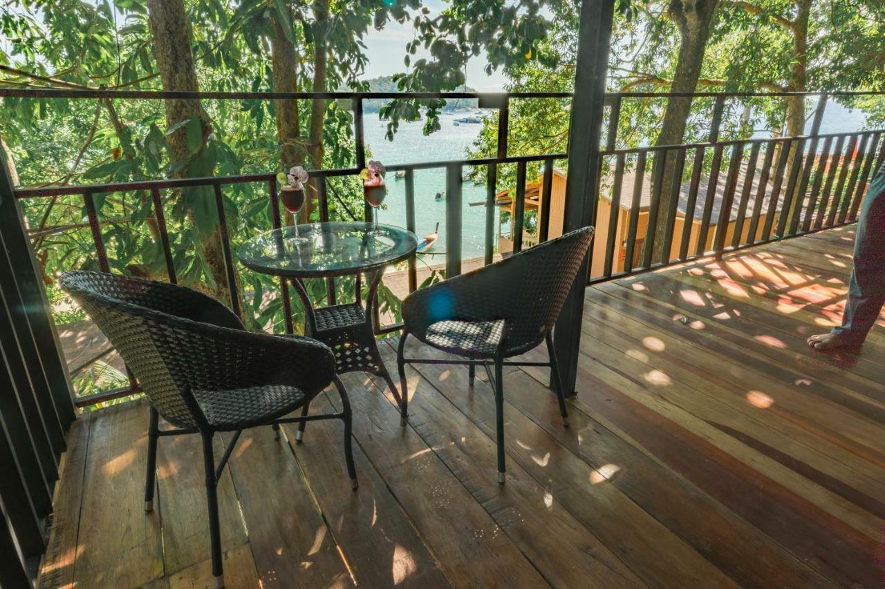 Resort Chareena Hill Beach